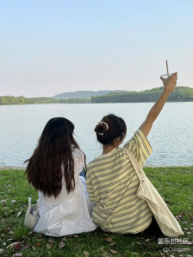 【背影】肩并肩的友情比手牽手的愛情更長久