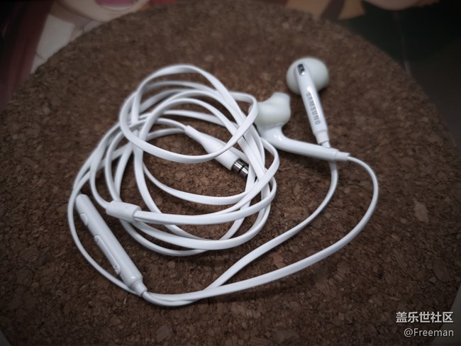 【尋找logo大挑戰(zhàn)】白色 | 3.5mm | 非akg加持耳機(jī)