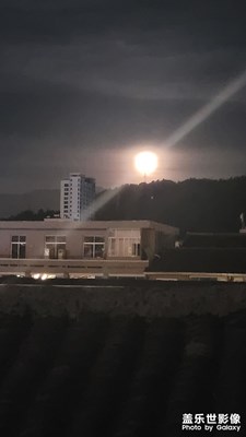【鏡頭里的夏天】月圓夜