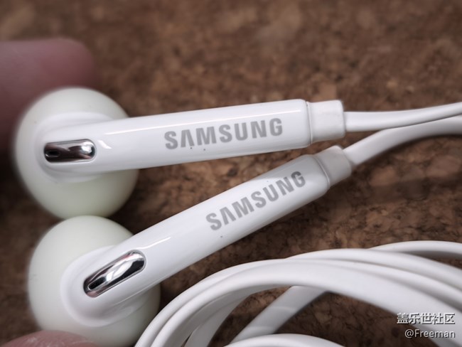 【尋找logo大挑戰(zhàn)】白色 | 3.5mm | 非akg加持耳機(jī)