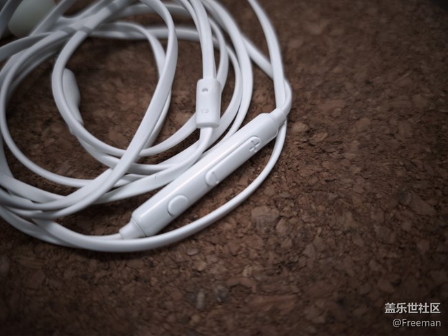 【尋找logo大挑戰(zhàn)】白色 | 3.5mm | 非akg加持耳機(jī)