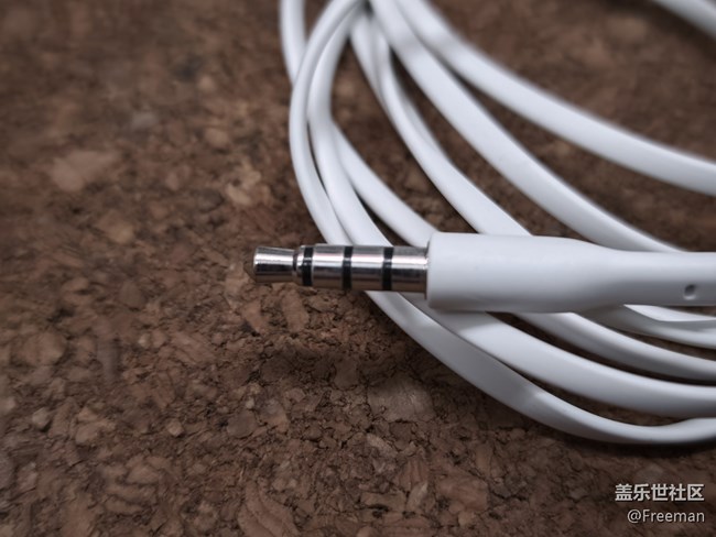 【尋找logo大挑戰(zhàn)】白色 | 3.5mm | 非akg加持耳機(jī)