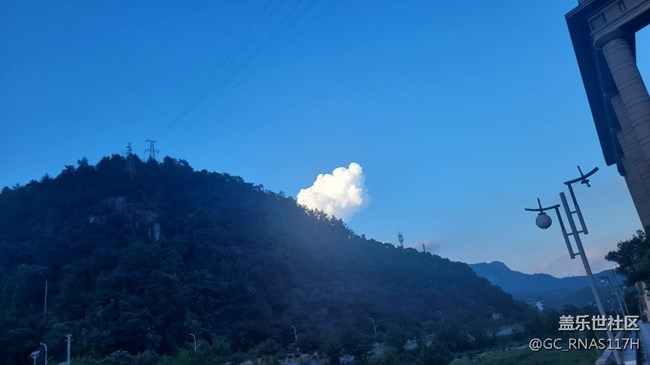 【火熱的夏天】一朵云