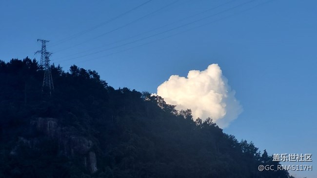 【火熱的夏天】一朵云