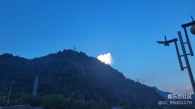 【火熱的夏天】一朵云