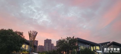 霞光萬(wàn)縷
