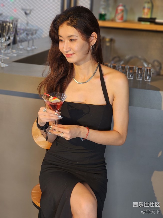 【火熱的夏天】室內(nèi)拍美女降降溫