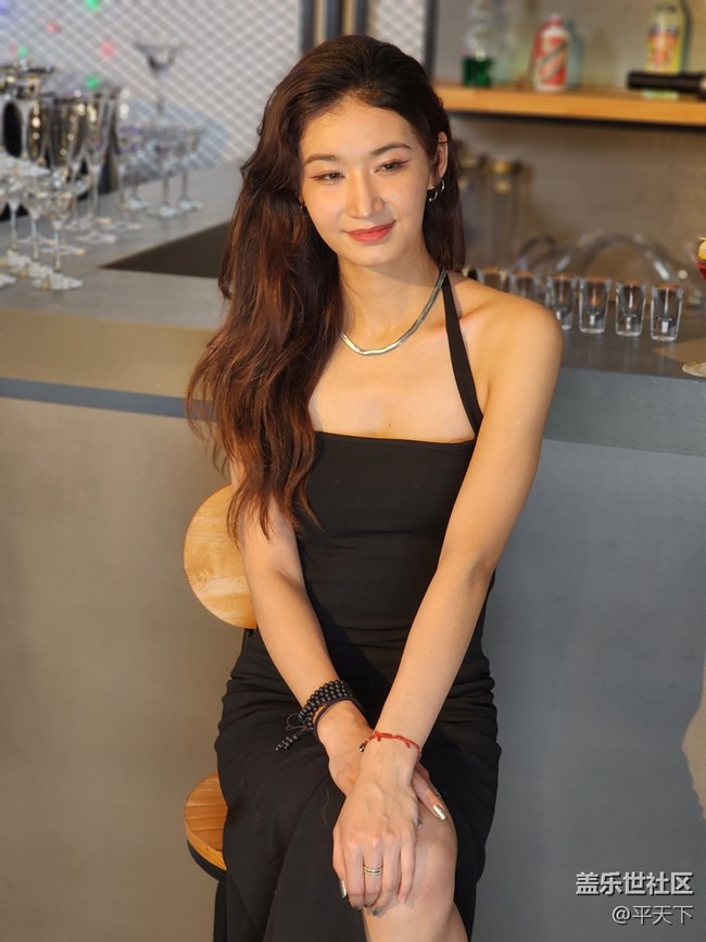 【火熱的夏天】室內(nèi)拍美女降降溫