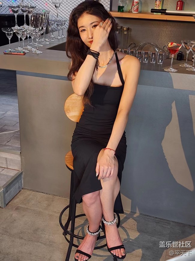 【火熱的夏天】室內(nèi)拍美女降降溫