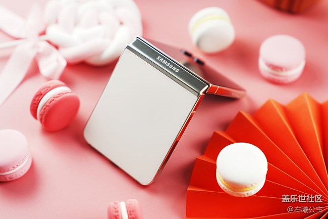 大視野智能外屏 三星Galaxy Z Flip5外觀賞析