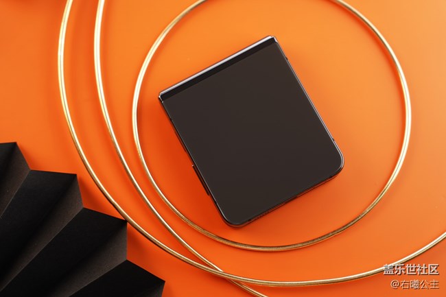 大視野智能外屏 三星Galaxy Z Flip5外觀賞析