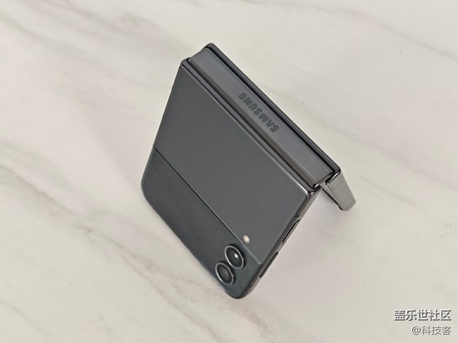 三星Galaxy  Flip4折疊耐用性如何？