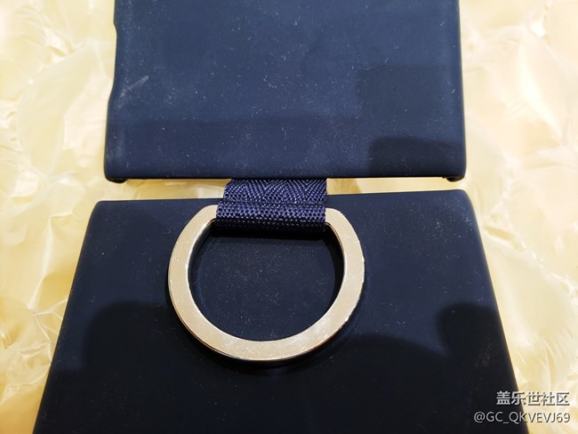 【尋找logo大挑戰(zhàn)】+Galaxy Z Flip4 指環(huán)式硅膠保護(hù)殼 黑色