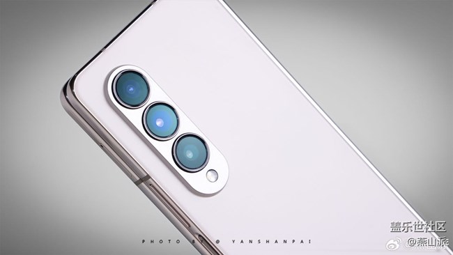 三星Z Fold4用后置攝像頭自拍體驗(yàn)太好了