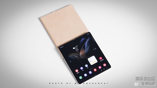 三星Z Fold4用后置攝像頭自拍體驗(yàn)太好了