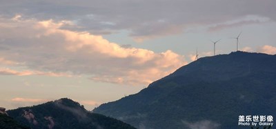  ??「關(guān)于八月」??