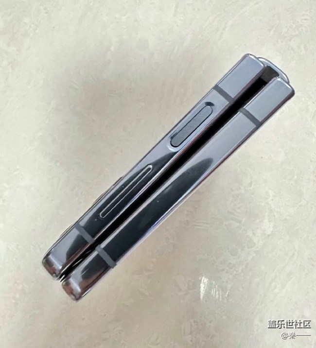 三星Galaxy  Flip4內(nèi)屏耐用性高