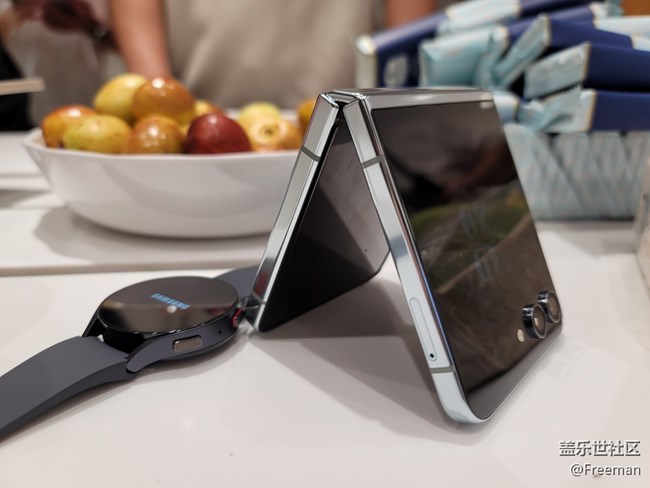 【唯5獨(dú)尊】一手掌握、小巧精致 | Z Flip5