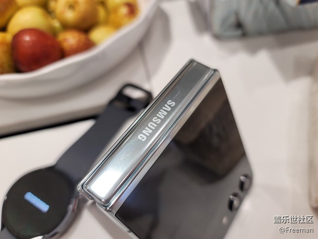 【唯5獨(dú)尊】一手掌握、小巧精致 | Z Flip5