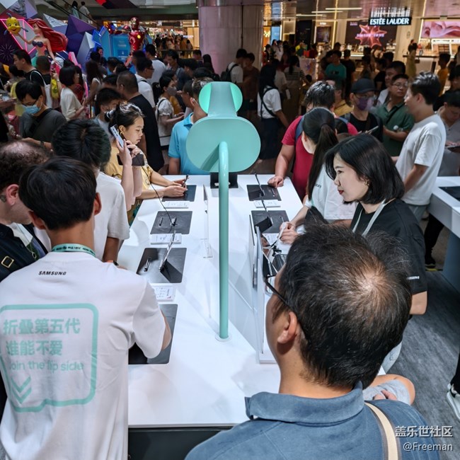 【品鑒第五代新品】折疊屏引爆熱潮