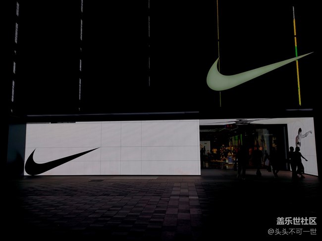 【尋一份美好】夜色下的三里屯