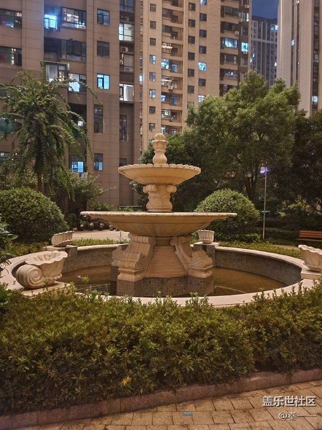 三星Galaxy Z Flip4夜景表現(xiàn)很不錯(cuò)