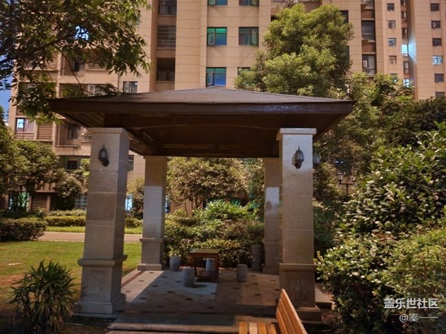 三星Galaxy Z Flip4夜景表現(xiàn)很不錯(cuò)