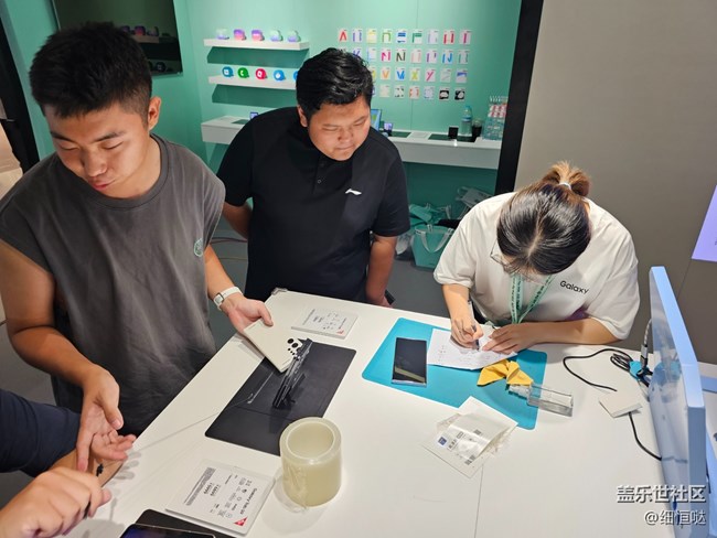 折疊第五代 誰(shuí)能不愛(ài) 濟(jì)南三星快閃店活動(dòng)回顧 折疊第五代 誰(shuí)能不愛(ài) 濟(jì)南三星快閃店活動(dòng)回顧