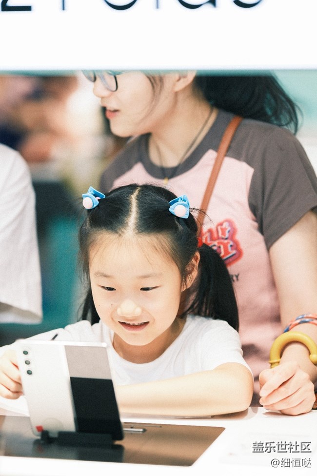 折疊第五代 誰(shuí)能不愛(ài) 濟(jì)南三星快閃店活動(dòng)回顧 折疊第五代 誰(shuí)能不愛(ài) 濟(jì)南三星快閃店活動(dòng)回顧