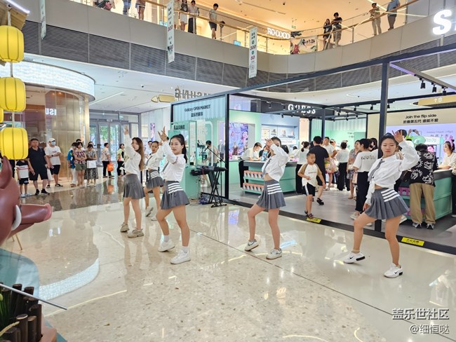 折疊第五代 誰(shuí)能不愛(ài) 濟(jì)南三星快閃店活動(dòng)回顧 折疊第五代 誰(shuí)能不愛(ài) 濟(jì)南三星快閃店活動(dòng)回顧