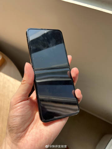 Zflip4內(nèi)屏很舒適