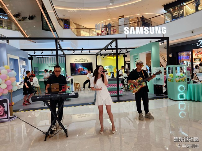 【第五代折疊屏快閃店】第五代折疊屏值得你的喜愛 【第五代折疊屏快閃店】第五代折疊屏值得你的喜愛