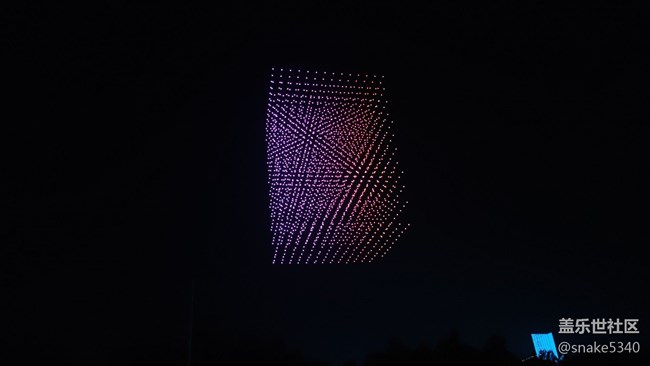 【夏夜生活】2500無(wú)人機(jī)騰空