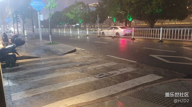 【街景】暴雨的大街