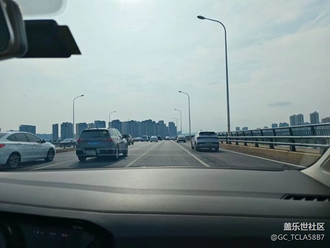【街景】擁擠的路