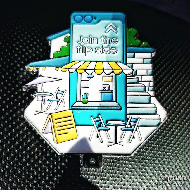 【假日美食】百變 Galaxy Z Flip5 疊合新時(shí)空-熱狗