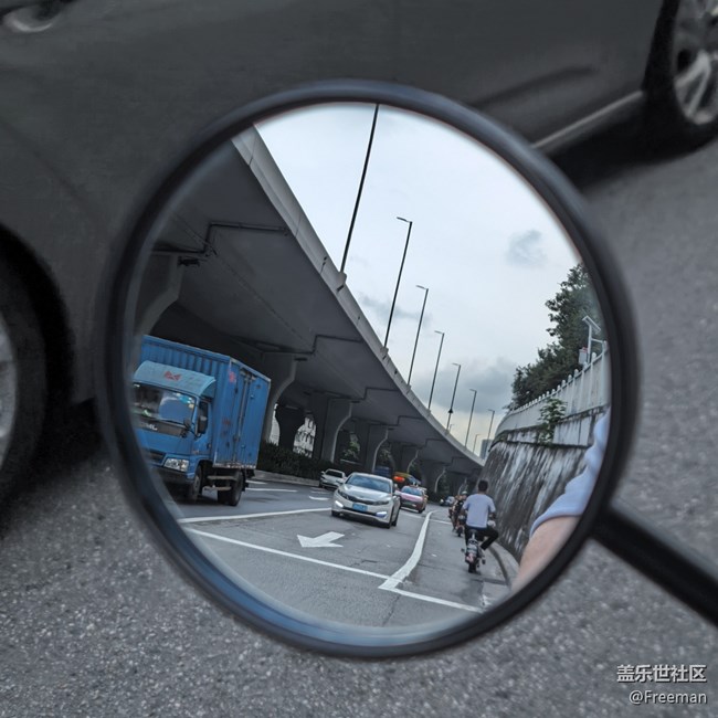 【會(huì)說話的照片】汽車?guó)Q笛聲