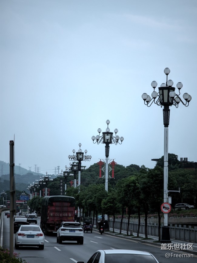 【會(huì)說話的照片】汽車?guó)Q笛聲