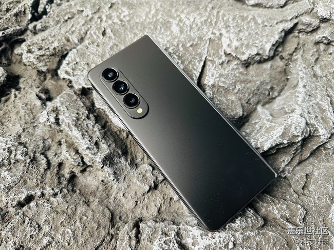 三星Galaxy Z Fold4背部材質(zhì)