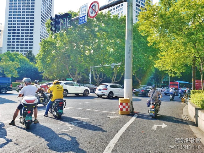 【街景】+新街口東北角