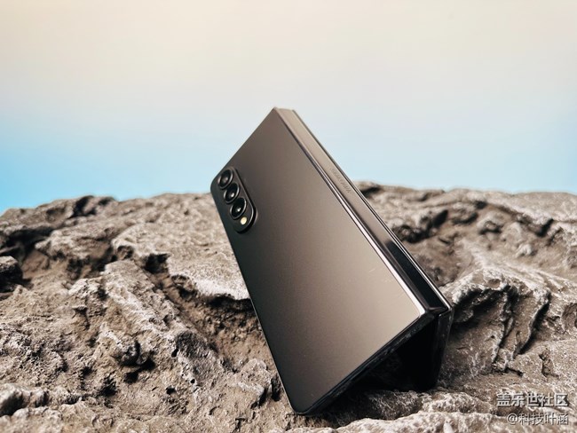 三星Galaxy Z Fold4背部材質(zhì)