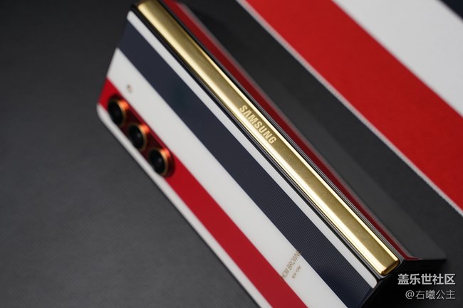 Galaxy Z Fold5 Thom Browne限量版精美圖賞