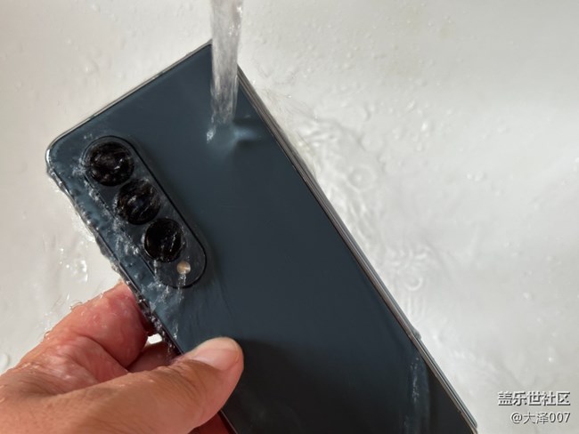 你們知道三星Galaxy Z Fold4是如何做到IPX8級防水的嗎？