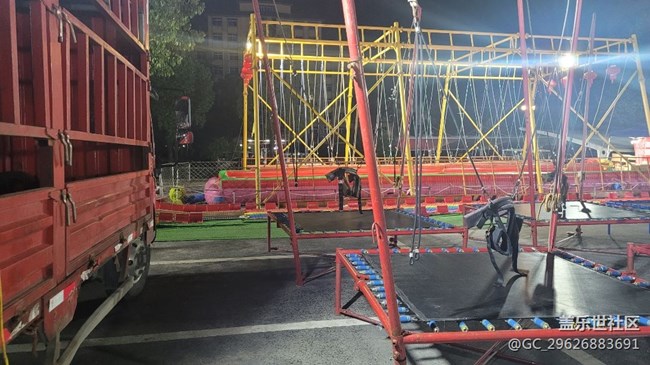 【夜景街頭】游樂場