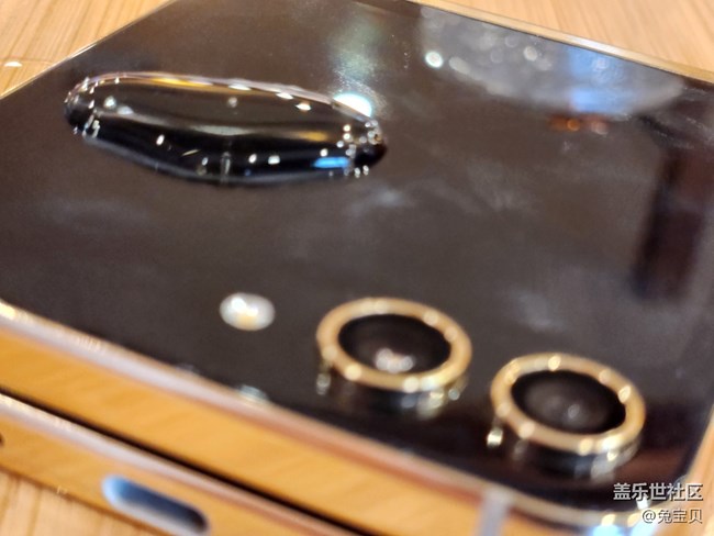 【第五代折疊屏手機體驗活動】+防水，妥