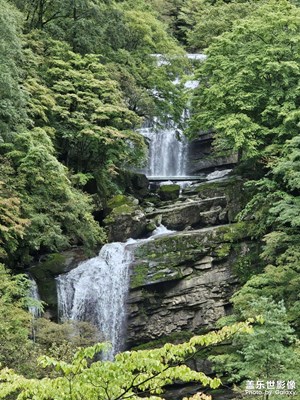 【光影之間】山澗溪流，景美人更美
