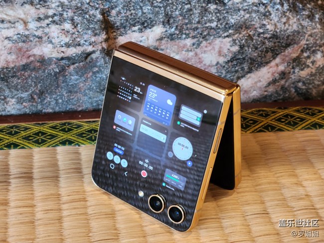 【第五代折疊屏手機體驗活動】+開合之間