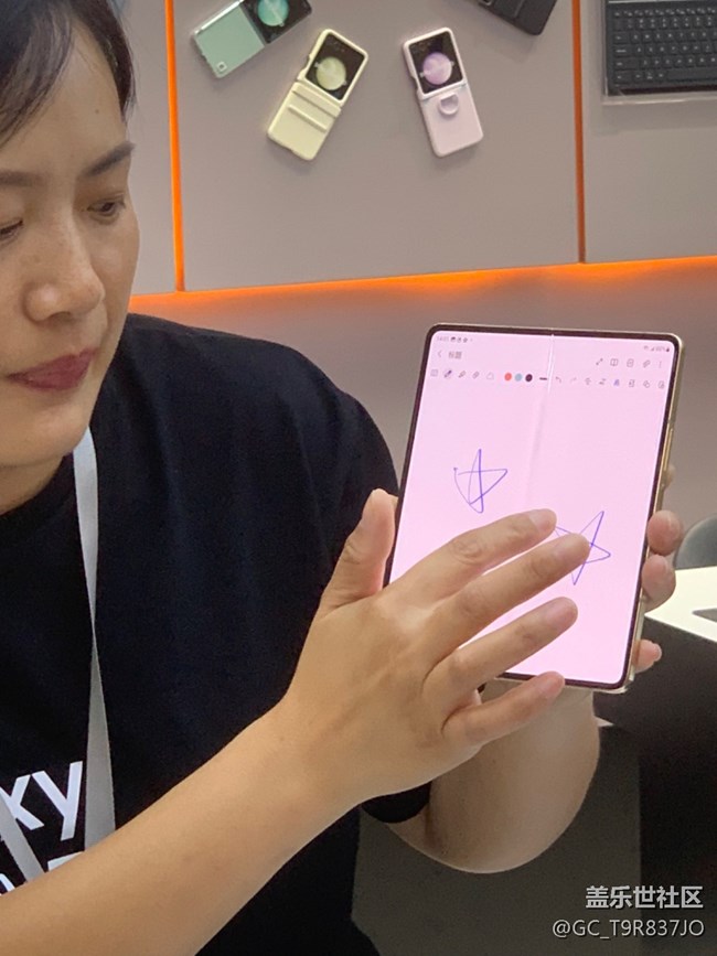 【三星W24系列快閃店】+三星折疊屏就是墜牛的