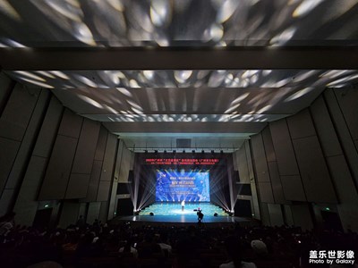 【雙節(jié)小長(zhǎng)假】觀看文藝表演