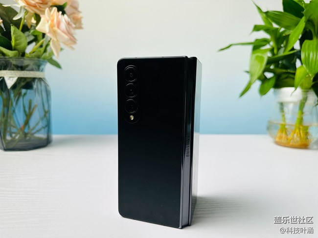 三星Galaxy Z Fold4內(nèi)屏實用